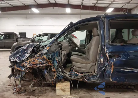 2003 Dodge Grand Caravan Sport z USA, uszkodzony, nr VIN 1D4GP44R73B320924